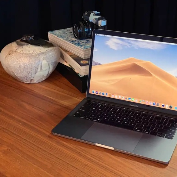 MacBook Pro 13inch with Touch Bar - Picture 4 of 4